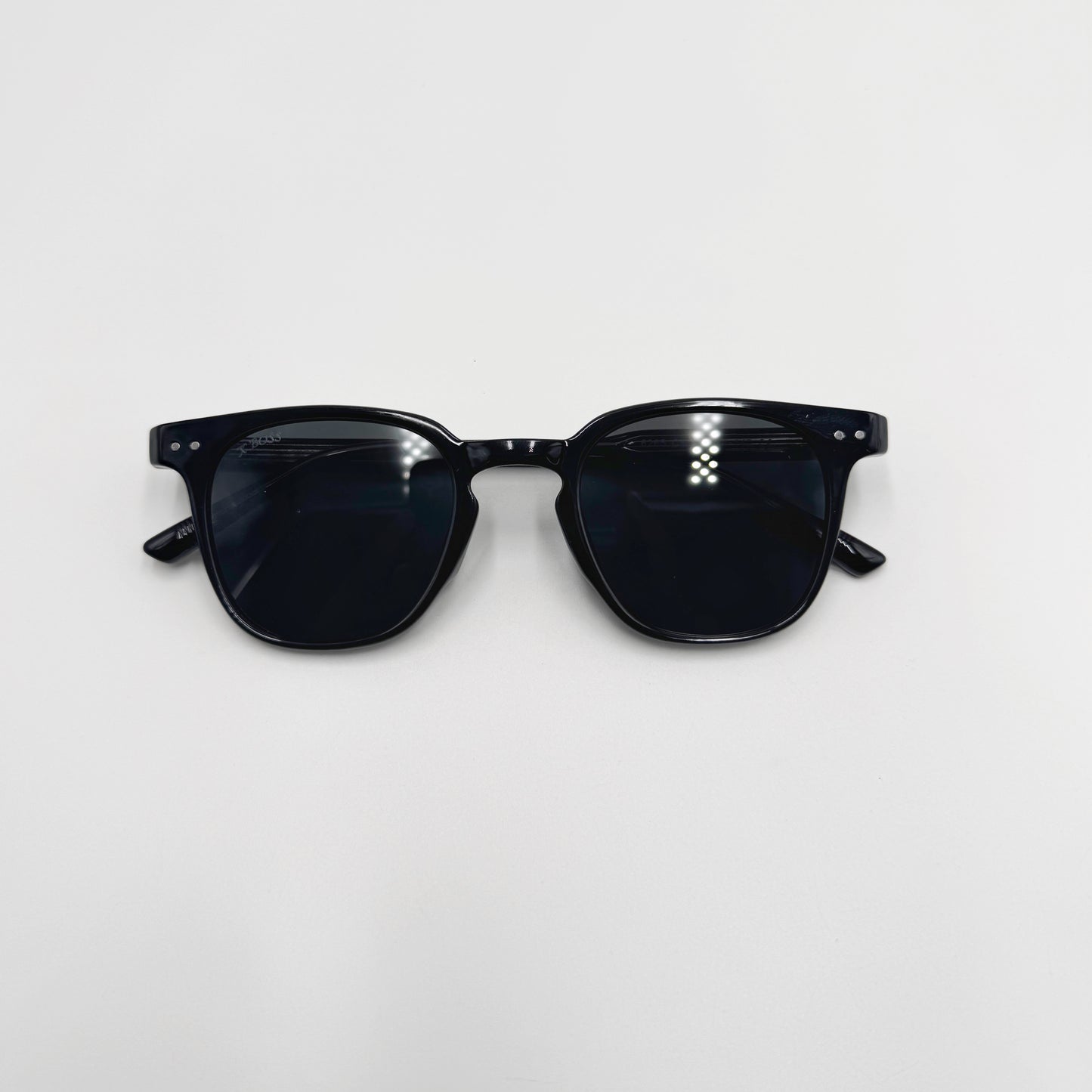 ELEVE // 32