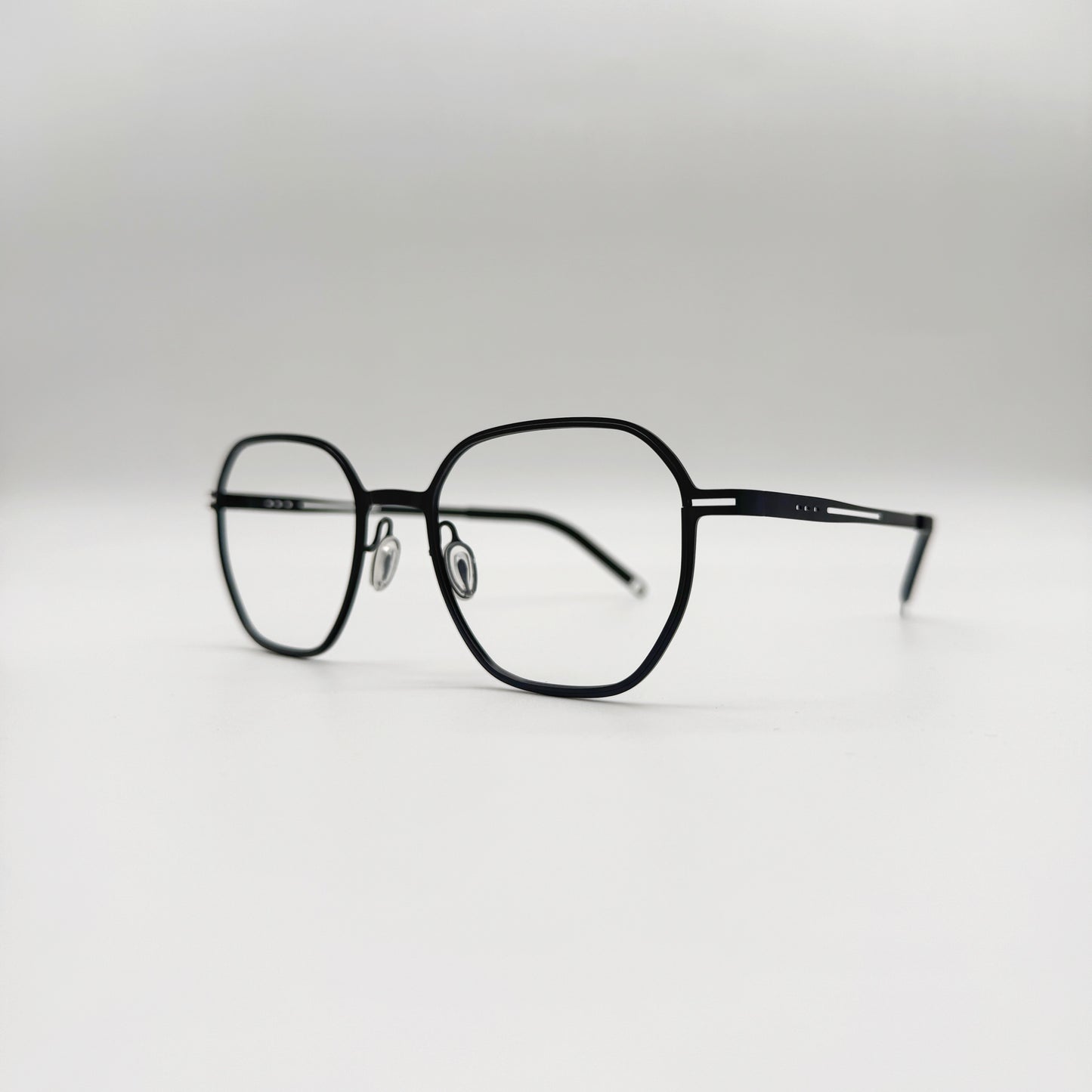 DORIAN // 80